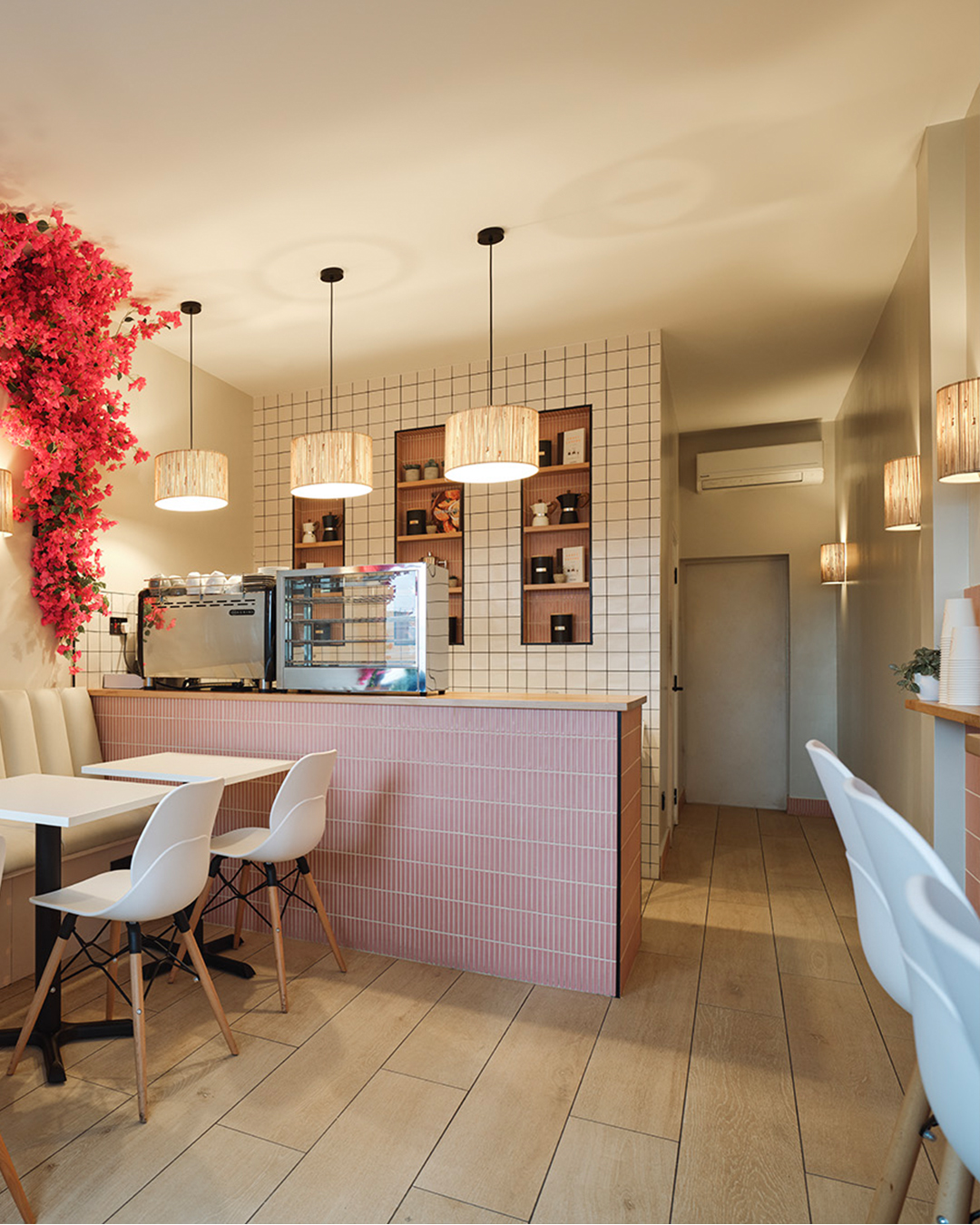 PROJECT - URBANO. Bakery &amp; Cafe Speaking of Interiors