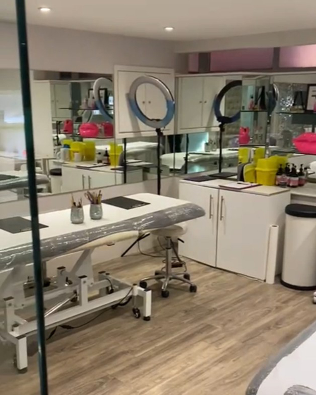 PROJECT - Knightsbridge Skin & Make up Clinic Speaking of Interiors PROJECT - Knightsbridge Skin & Make up Clinic Speaking of Interiors