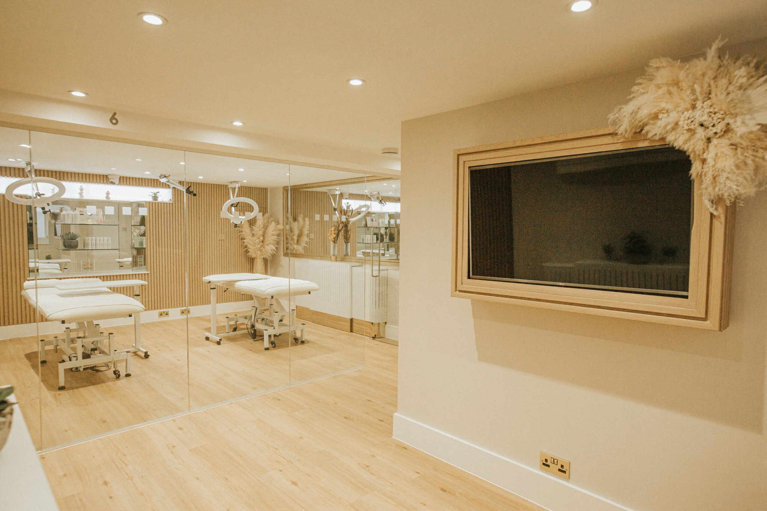 PROJECT - Knightsbridge Skin & Make up Clinic Speaking of Interiors PROJECT - Knightsbridge Skin & Make up Clinic Speaking of Interiors